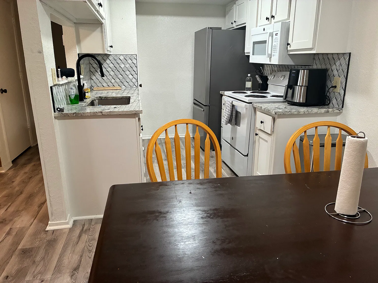 2 bed, 1064 sqft, $825 — Photo 2