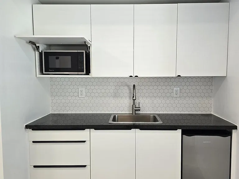 4648 SW 24th Ave #2 — Photo 8