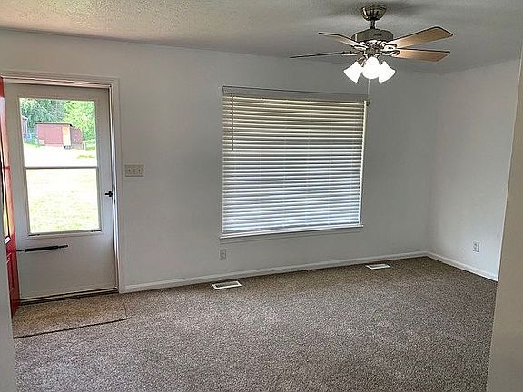 5th image of 204 Joy Ave