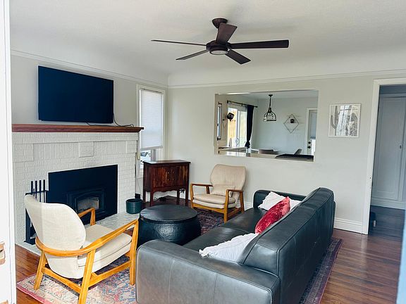2nd image of 4734 Santa Cruz Ave #2