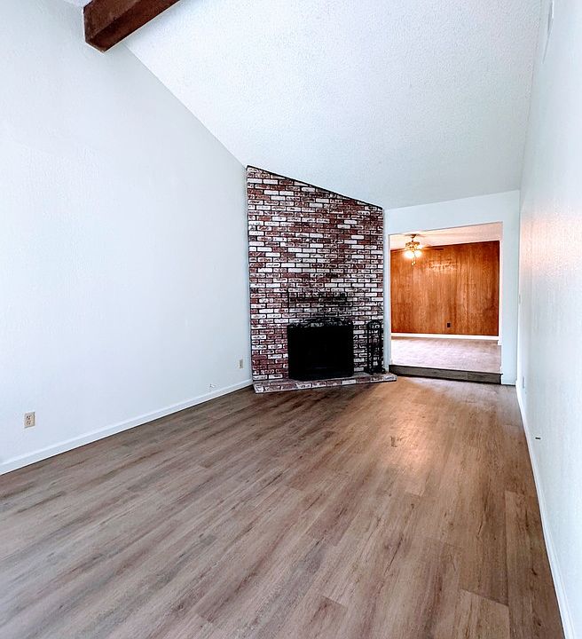 1st image of 2441 Larkspur Ln