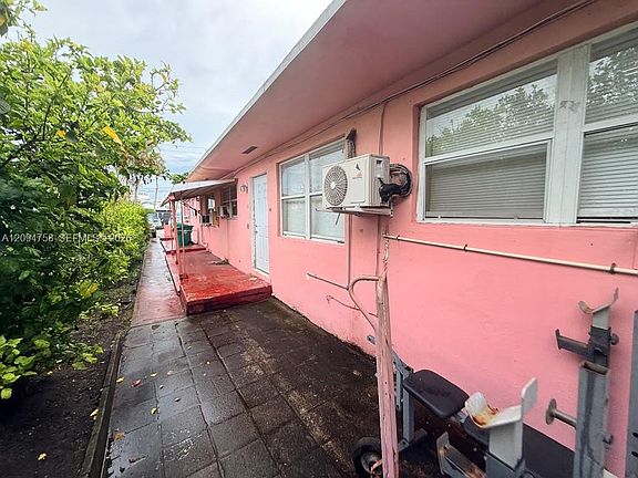 2nd image of 3070 NW 20th St #2