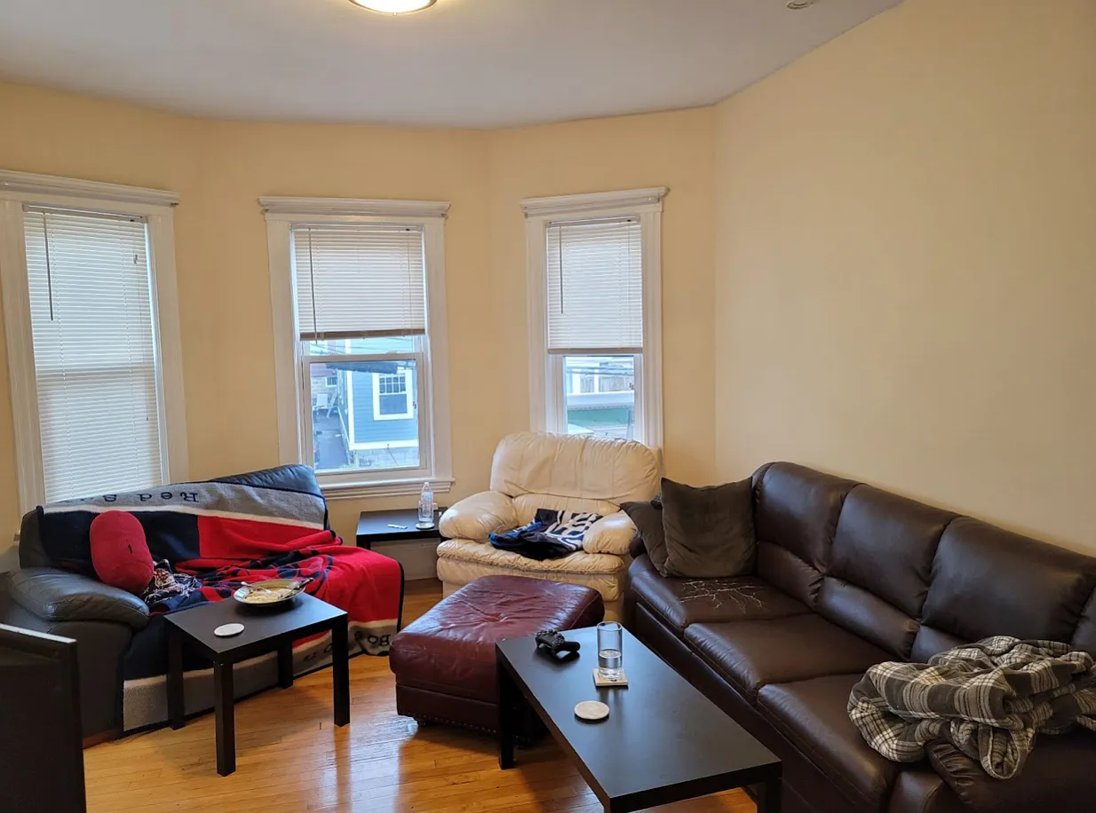 3 bed, 9999 sqft, $3,390 — Photo 3