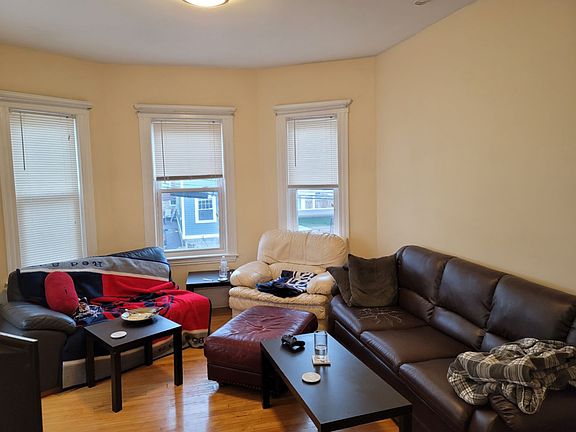3rd image of 123 Hillsdale Rd #2B