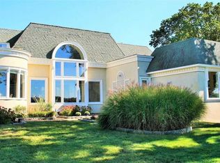 23505 Warwick Ave, Douglaston, NY 11363