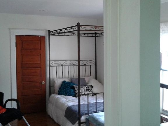 4th image of 215 Oakley Pl NE Unit 3