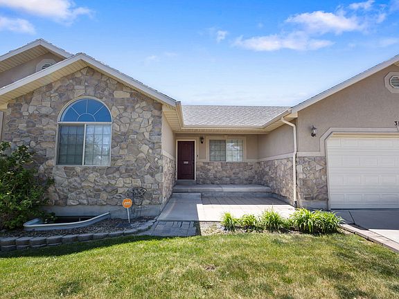 2nd image of 319 W Lariat Blvd