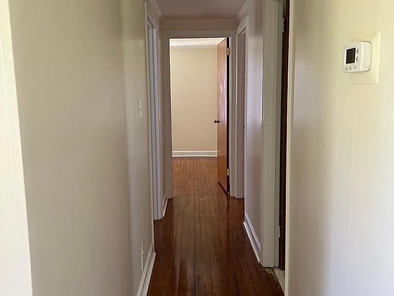 207 Russell St — Photo 4