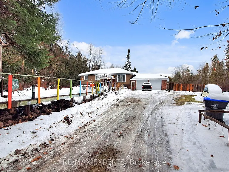 3180 Fleming Blvd — Photo 4