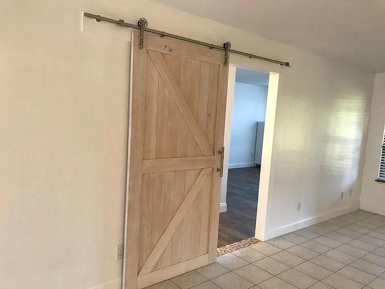 2032 N Carpenter Rd — Photo 15