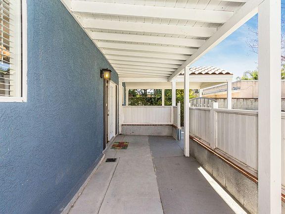 2nd image of 824 1/2 N Pass Ave