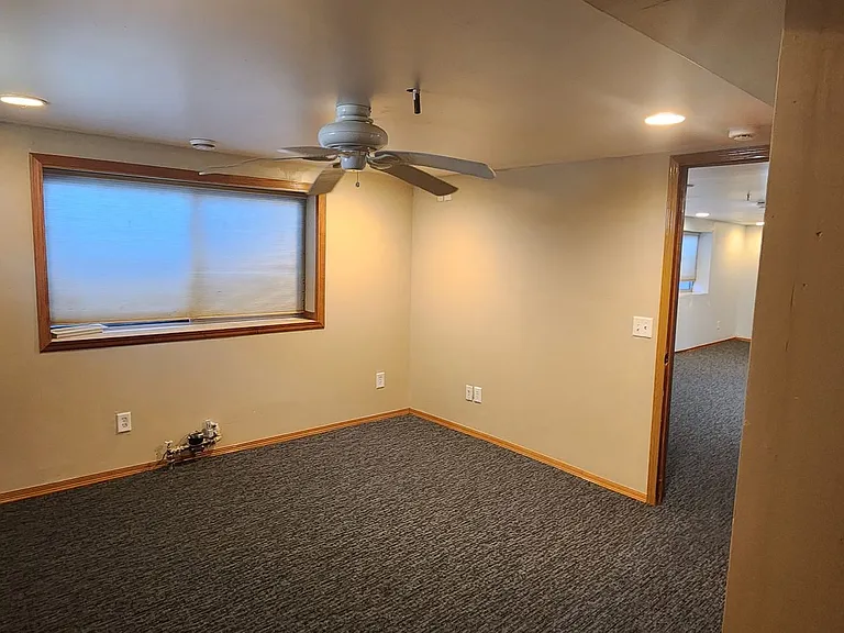 1624 E Oakland Ave — Photo 14