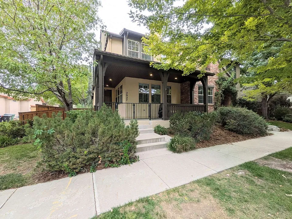 2927 Akron Ct