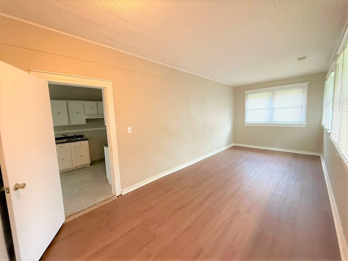 Building Photo - 597 Lundee St