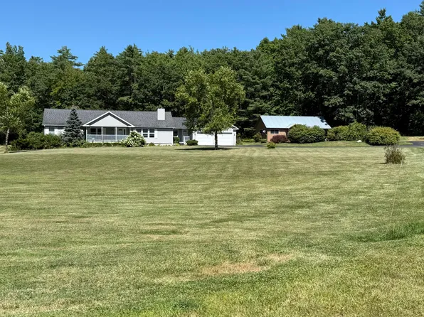 192 Champlain Ave, Westport, NY 12993