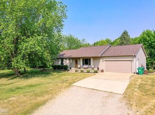 811 Belle Valley Ln, Imlay City, MI 48444