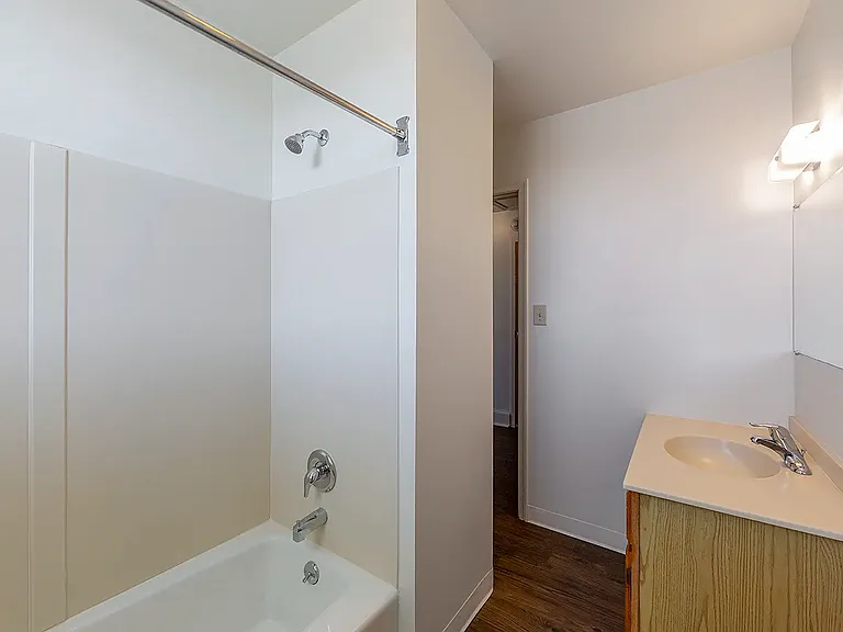 876 W Lancaster Ave #21 — Photo 8