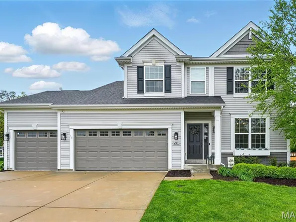 204 Grayleaf Ct, Wentzville, MO 63385