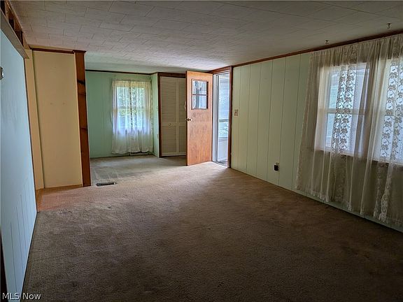 3rd image of 45804 Yeager Dr