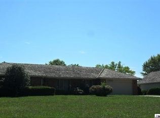 7231 SW Fountaindale Rd, Topeka, KS 66614