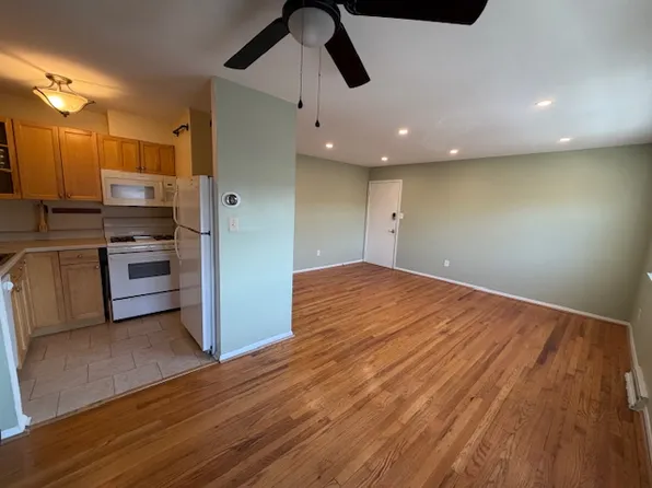 4407 Falls Bridge Dr, Baltimore, MD