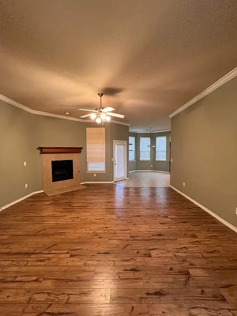 3 bed, 1574 sqft, $1,900 — Photo 2