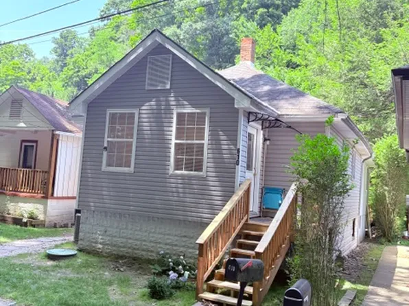 610 Thorn Hollow Rd, Coraopolis, PA 15108