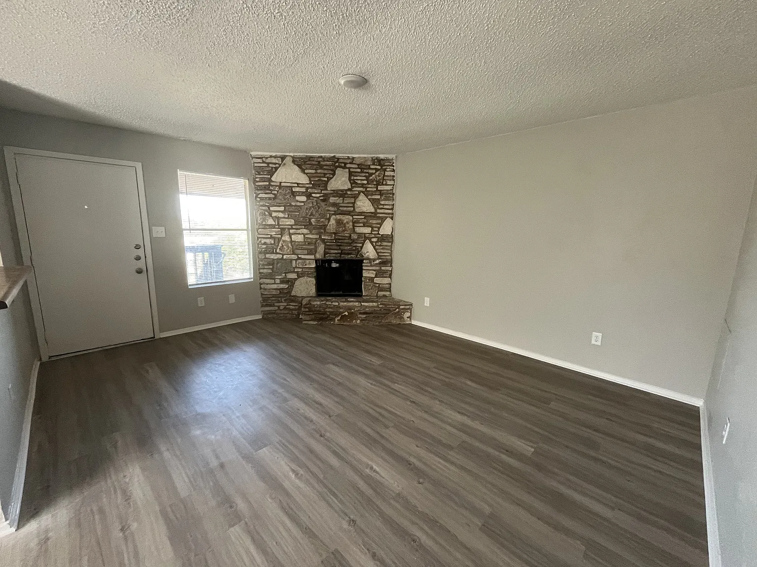 815 Bracewood Circle - A — Photo 4