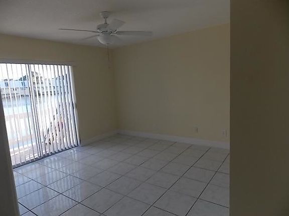 5th image of 1370 NE 40th Dr