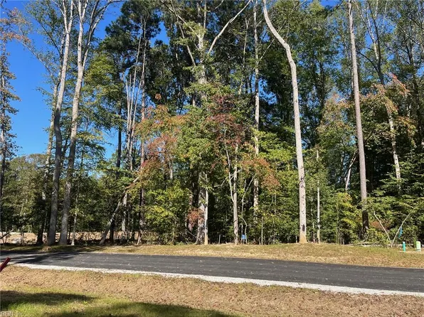 5353 Ridgewood Hills Dr, Williamsburg, VA 23188