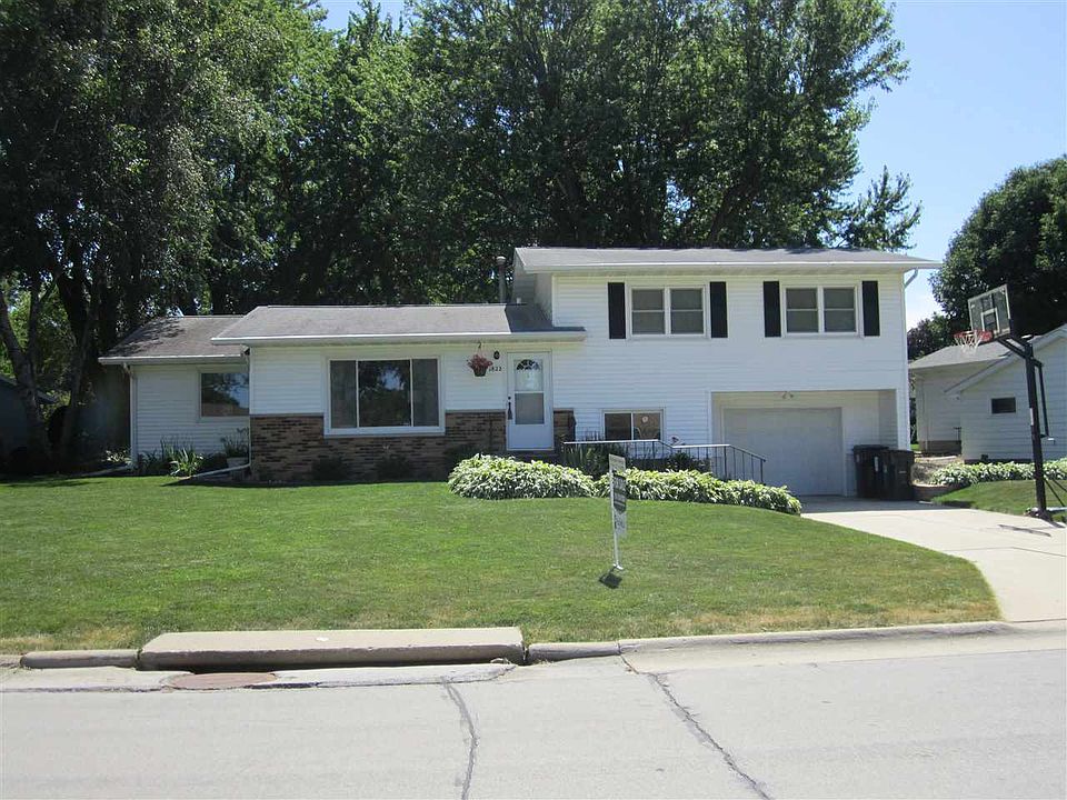 1st image of 1822 Crescent Dr
