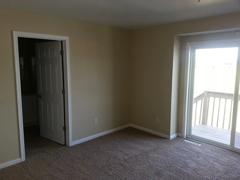 307 Douglas Dr — Photo 16