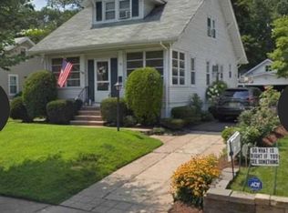 32 Summit Ave, Westwood, NJ 07675