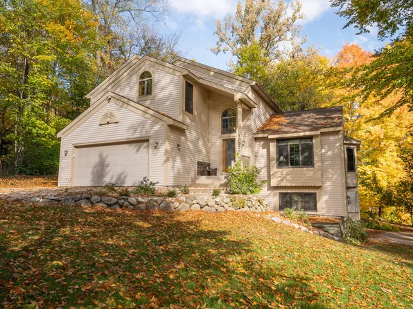 10029 Wildwood Ct, Richland, MI 49083