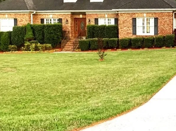 4800 Olde Province Ct, Greensboro, NC 27406