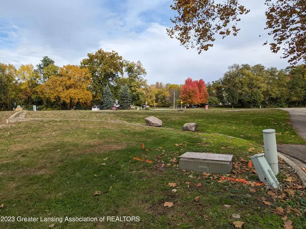 235 Divine Hwy, Portland, MI 48875