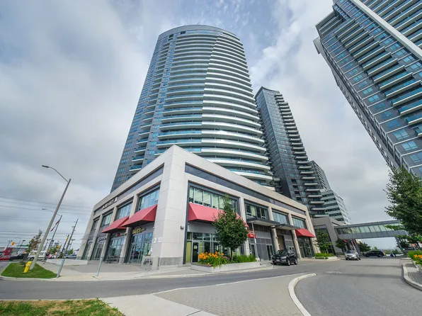7161 Yonge St, Markham, ON