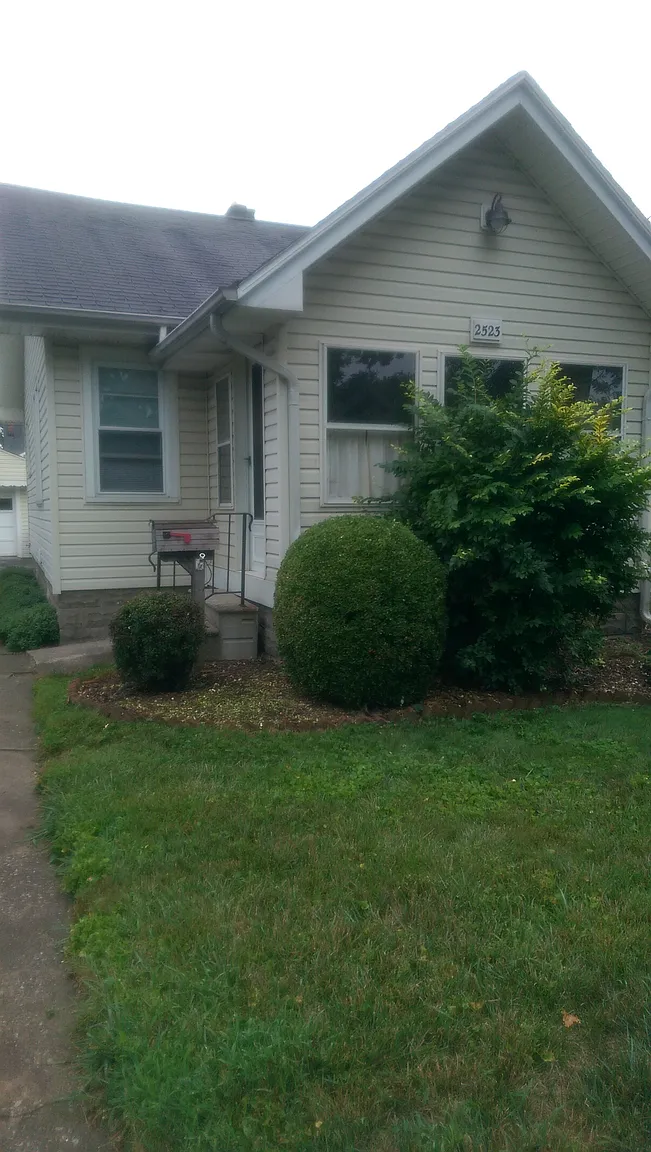 2523 Elsie Ave photo 1