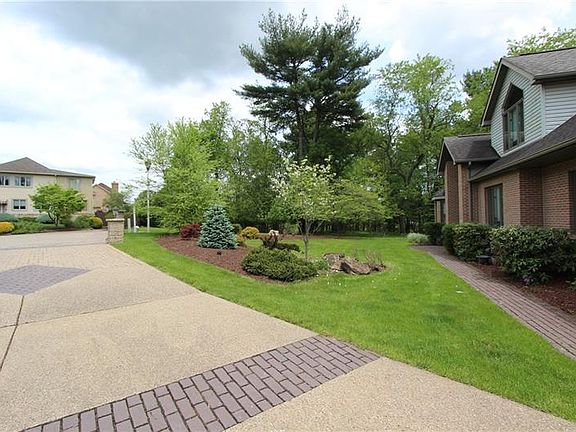 3rd image of 324 Newbury Dr