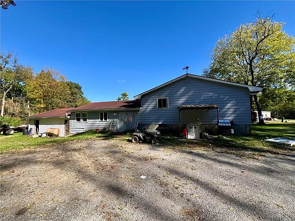 3rd image of 899 New Galilee Rd