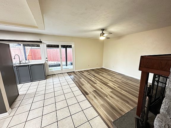 5th image of 4716 Clover Valley Dr