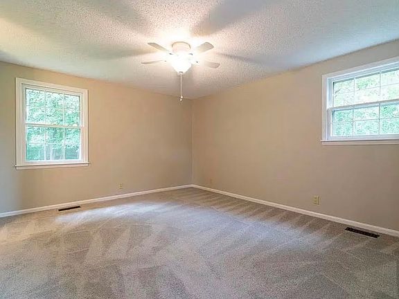 4th image of 116 Lake Terrace Cir