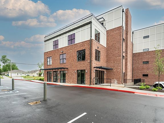 2nd image of 10809 Olive Blvd #304