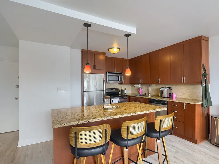 1460 Sandburg Ter #2303A — Photo 7