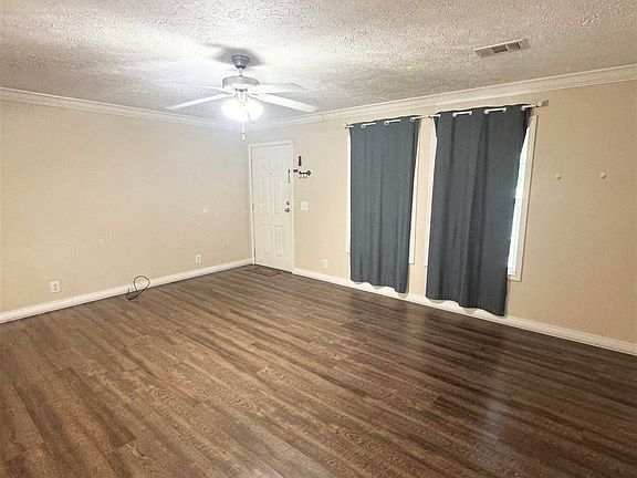 5th image of 1002 Mills Ave