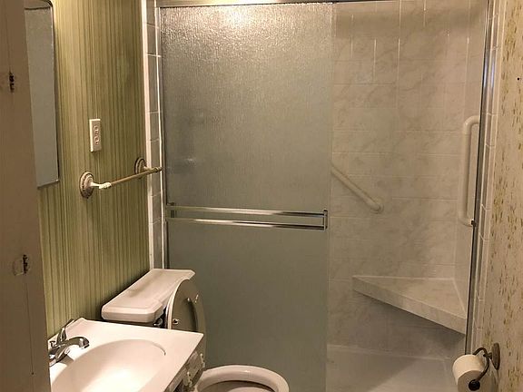 5th image of 4243 Fairmont Ave