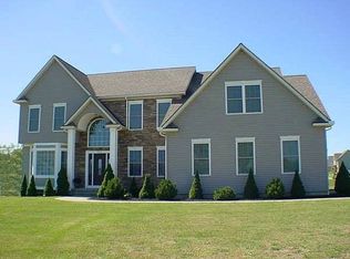 17 Royal Crest Rd, Horseheads, NY 14845