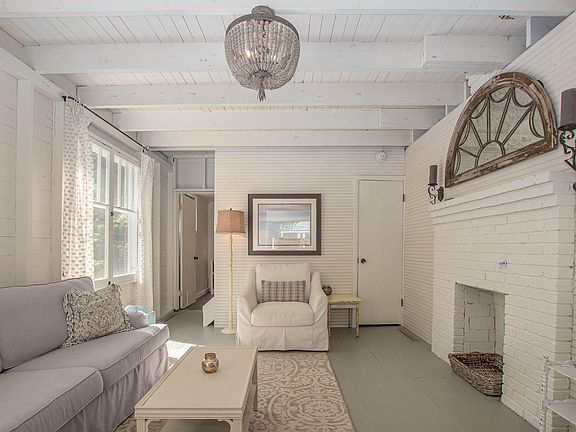 5th image of 2482 Eagle Ln