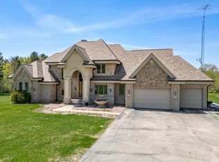 15215 White School Rd, Roscoe, IL 61073