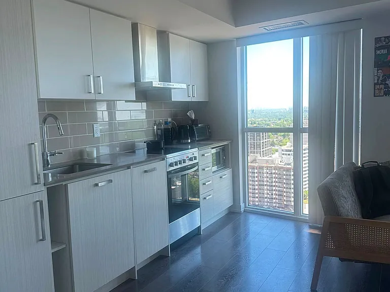 125 Redpath Ave #2411 — Photo 2